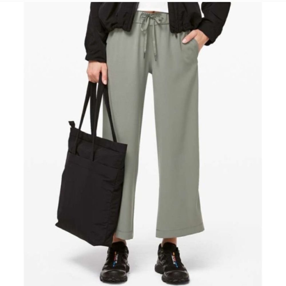 Lululemon On the fly wide leg pant